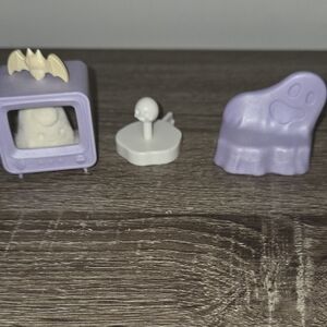 Lot of 4 Calico Critters Spooky Surprise House Halloween Accessories